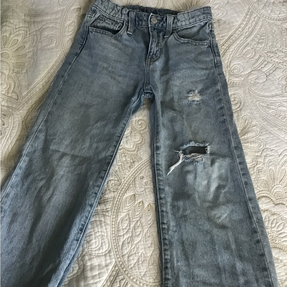 VGUC Old Navy wide leg ripped jeans size 8 girls.